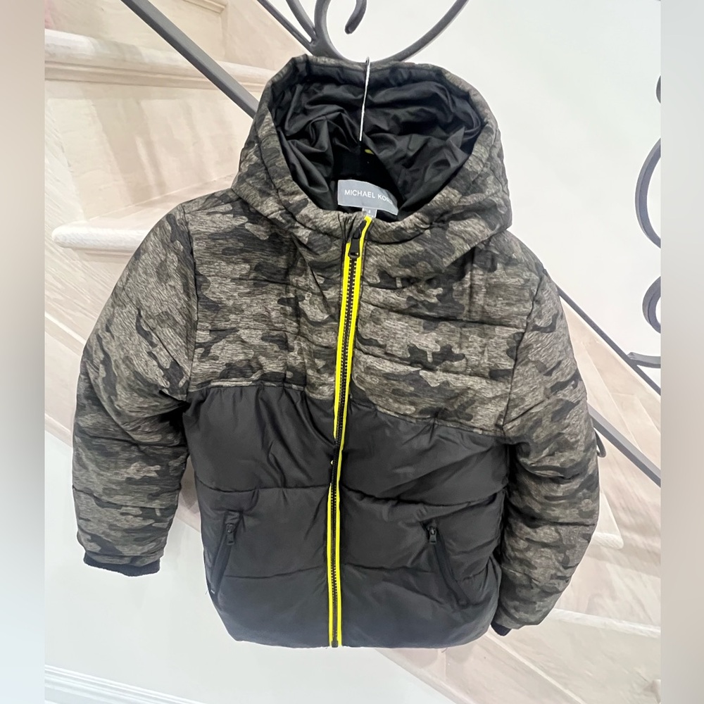 Michael Kors Boys winter jacket camouflage black size 8 ￼
